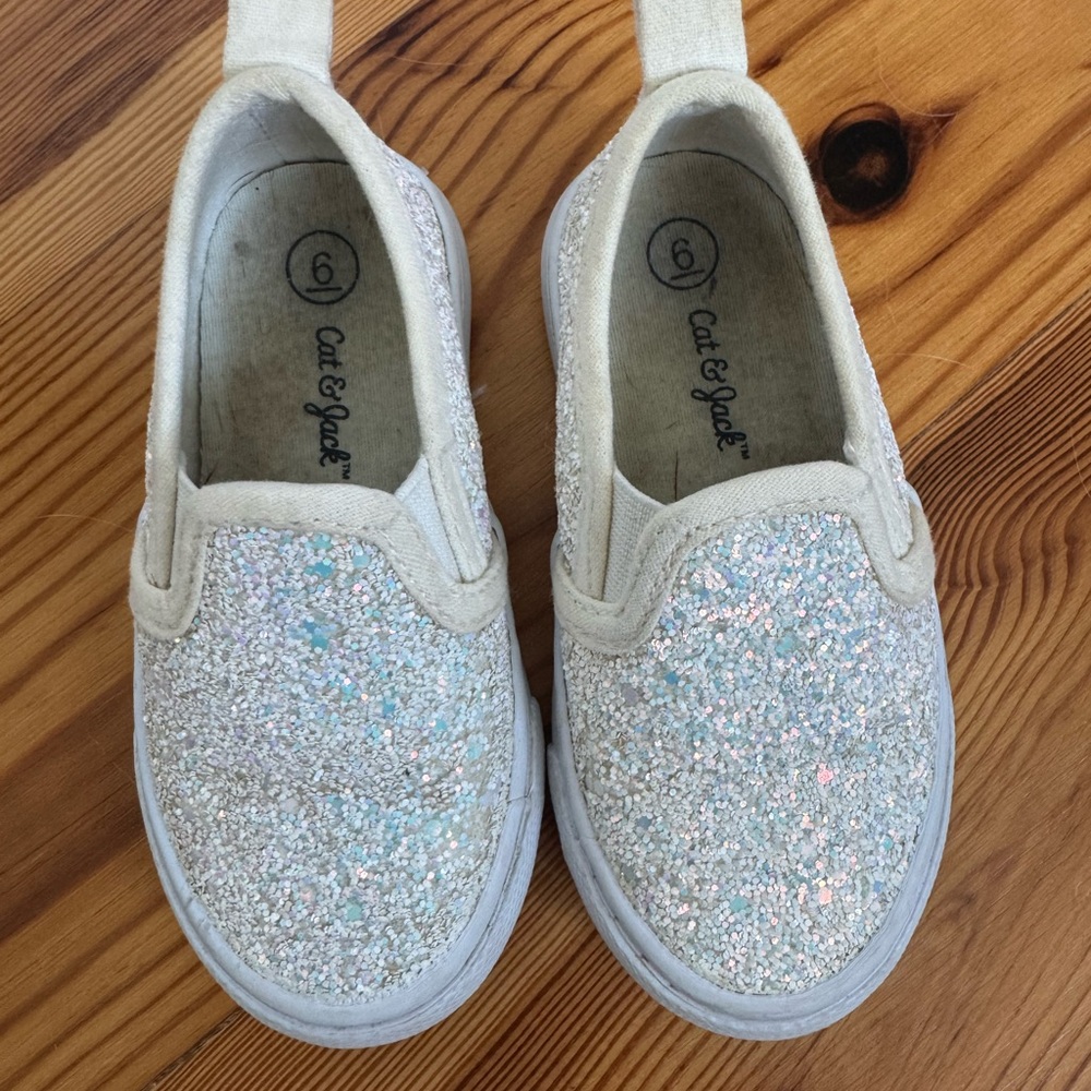 EUC Cat & Jack Glitter Slip-On Kids Shoes - Silver and White sparkles size 6